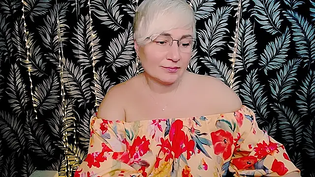 Olivia_playful webcam