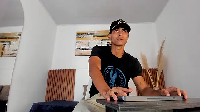 zander_2120 Live Webcam on Stripchat