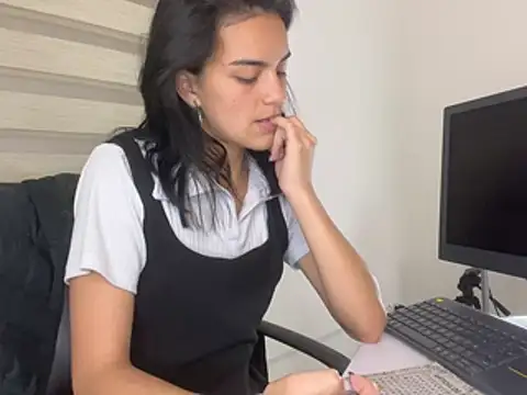 bliinkii_and_luka_ webcam