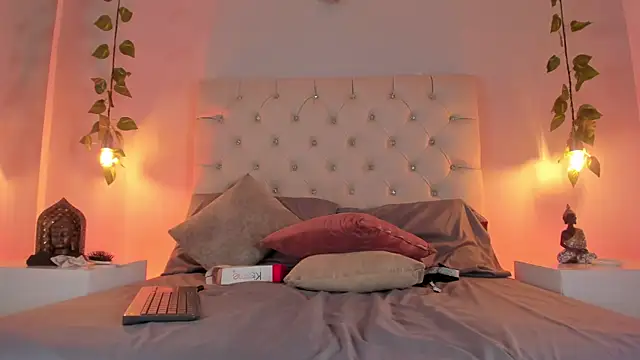 rachel-greyy - Rachel-Greyy's free webcam - UK Sex Cams