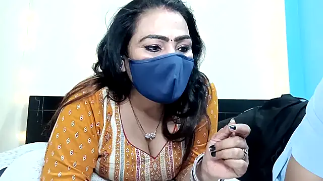 horny_milf_couple webcam