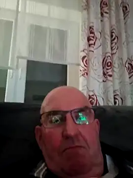 Oldmenhot66 webcam