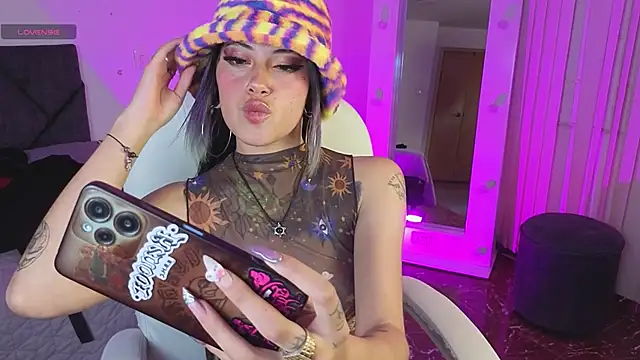 _sharlotte777 webcam