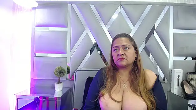 MonzerratBoyer webcam