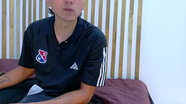 Esmeralda_and_Naim webcam