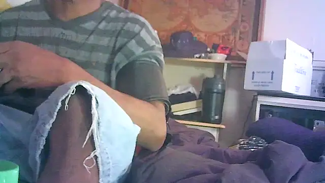 ON3YOULLN3VER_FIR3 webcam