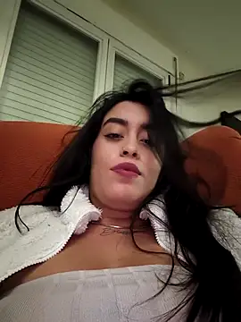 MissNyraSecret webcam