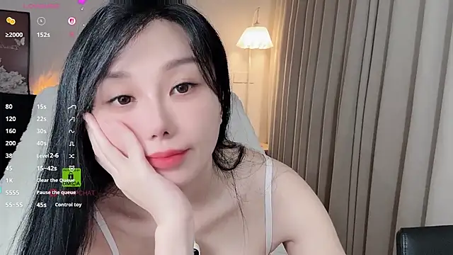 美女Xiatian520_在线直播