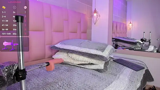 Naomi-Thompson webcam