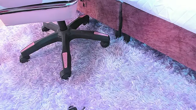 mia_naugthy4 - Mia_naugthy4's free webcam - UK Sex Cams