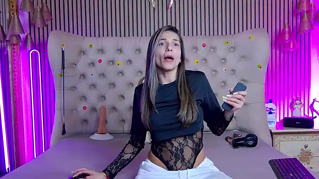 PlayfulShow live sex cam