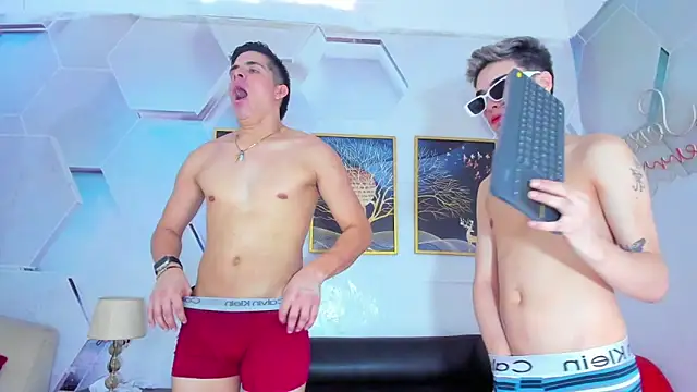 Alex_jeins_at webcam