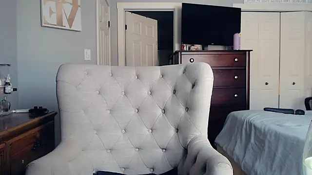 Sweet_little_jj18 webcam