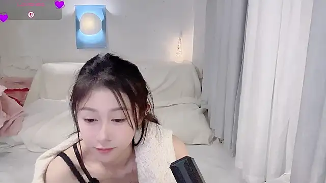 fayebae_11 (F young) - 🎯: 内衣裤 嘴唇👄含住冰块 直到水留下来