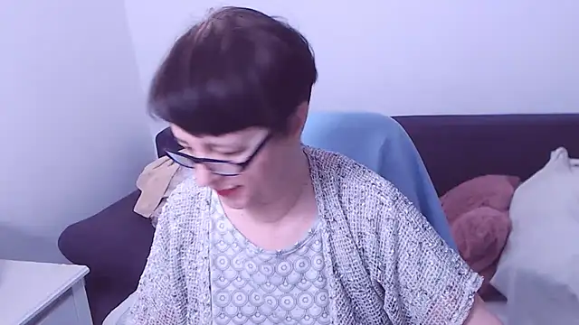 christarose (F mature) - dance monkey,naked