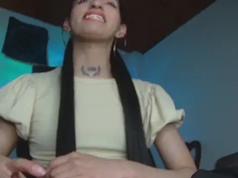 Scarlett_crastrawberry webcam