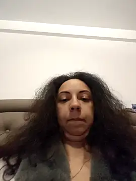 naughty69curls webcam