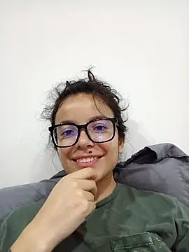 Webcam Model (mailin_777)  is live.Free join now!