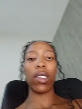 Webcam Model (MsParisSmith)  is live.Free join now!