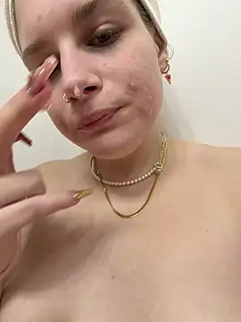 Webcam Model (SassynNatty)  is live.Free join now!