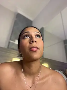 Webcam Model (MiilaBlake)  is live.Free join now!