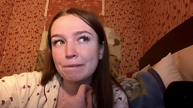 hanna__montanna (F teen) - Stand a lil