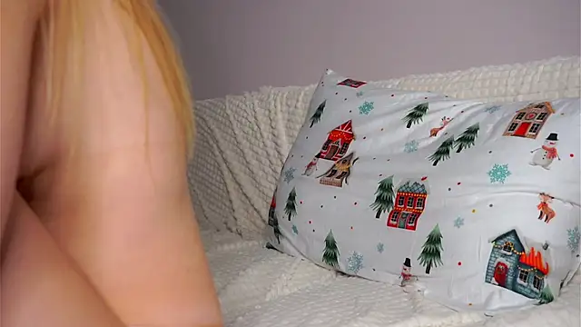 SunnivaCovil live sex cam