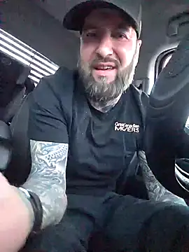 beardedtattood (Ask my age) - Pants off 😈😈😈