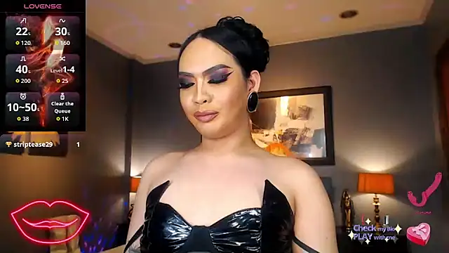 fridahumphrey (T teen) - WHOS HUNGRY? KNEEL AND I'LL FEED YOU!💦