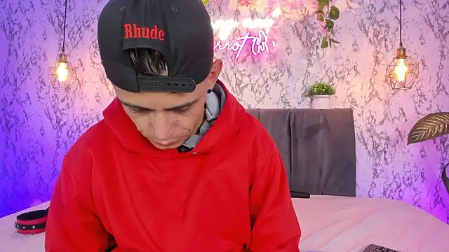 Bonny_and_carrot webcam