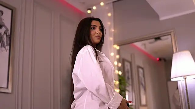 NicoleCellini live sex cam