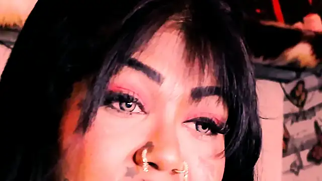 indian_dreamgirl webcam