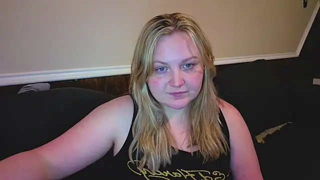PhatAssBlond webcam