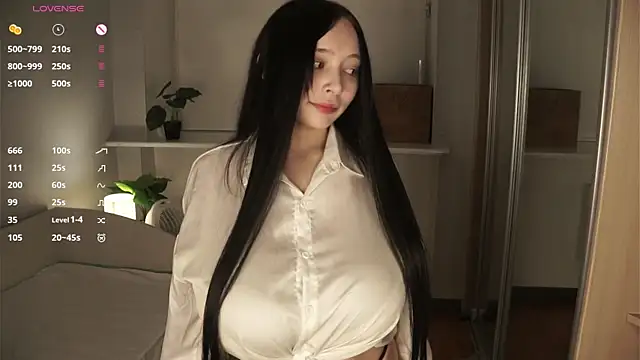 hannahayles (F teen) - squeeze my boobies