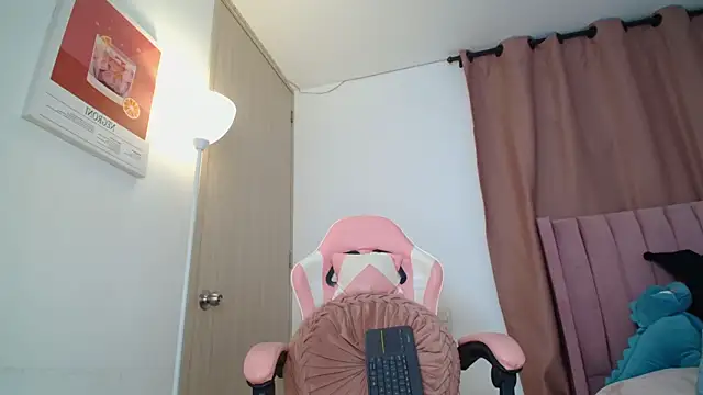 emmily_forev3r webcam