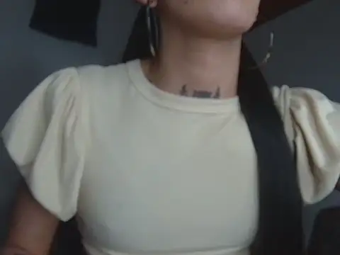 scarlett_crastrawberry - Scarlett_crastrawberry's free webcam