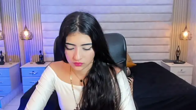 VictoriaaBlair webcam