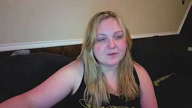 PhatAssBlond webcam