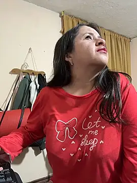 Webcam Model (latinfemale) is live