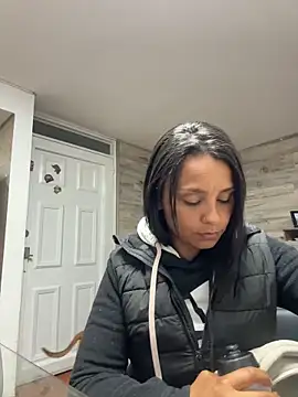 j_loren - J_loren's free webcam - UK Sex Cams