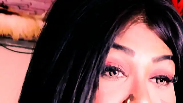 indian_dreamgirl webcam