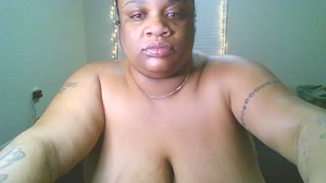 NaughtyHottieBBW webcam