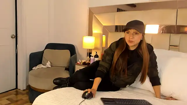 EloiseClairmont webcam