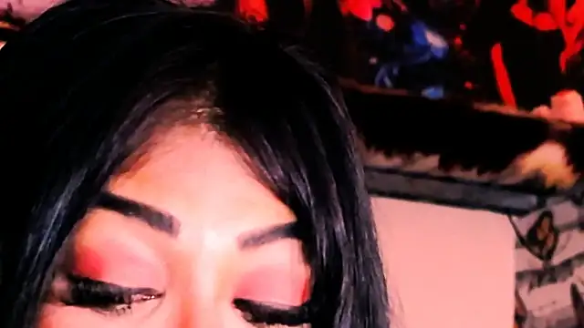 indian_dreamgirl webcam