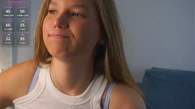 amparocilek (F teen) - Play with my boobs close to you..