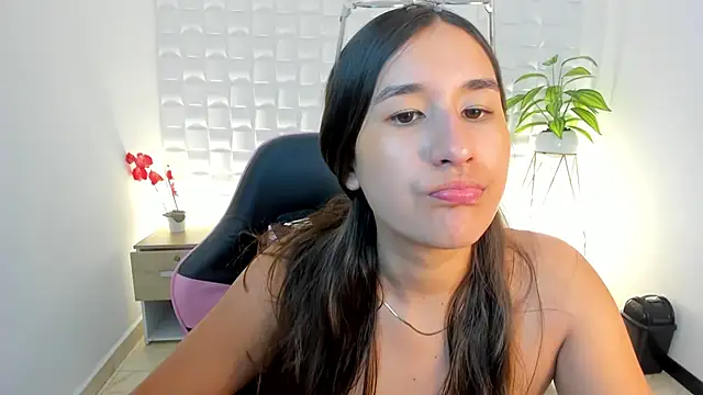 victoria_243 webcam