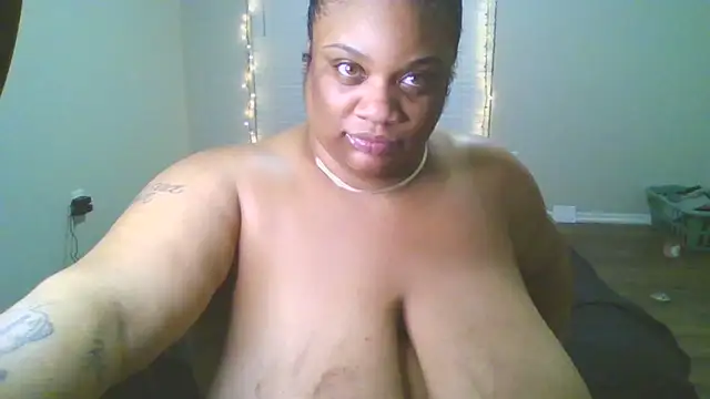 NaughtyHottieBBW webcam