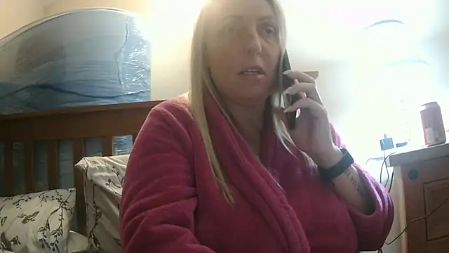 theblondecocklover webcam