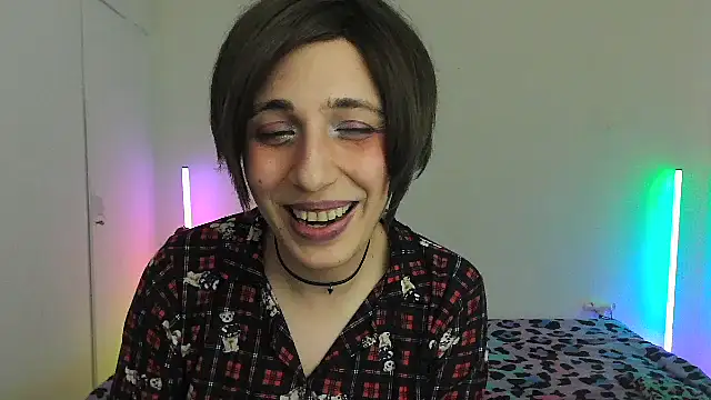 HoneyValentine webcam