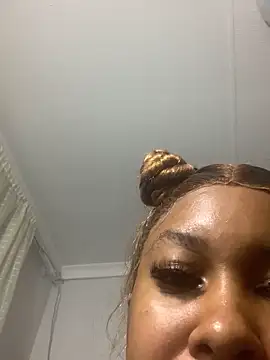 Creamy_bitchxxx Live Webcam on Stripchat